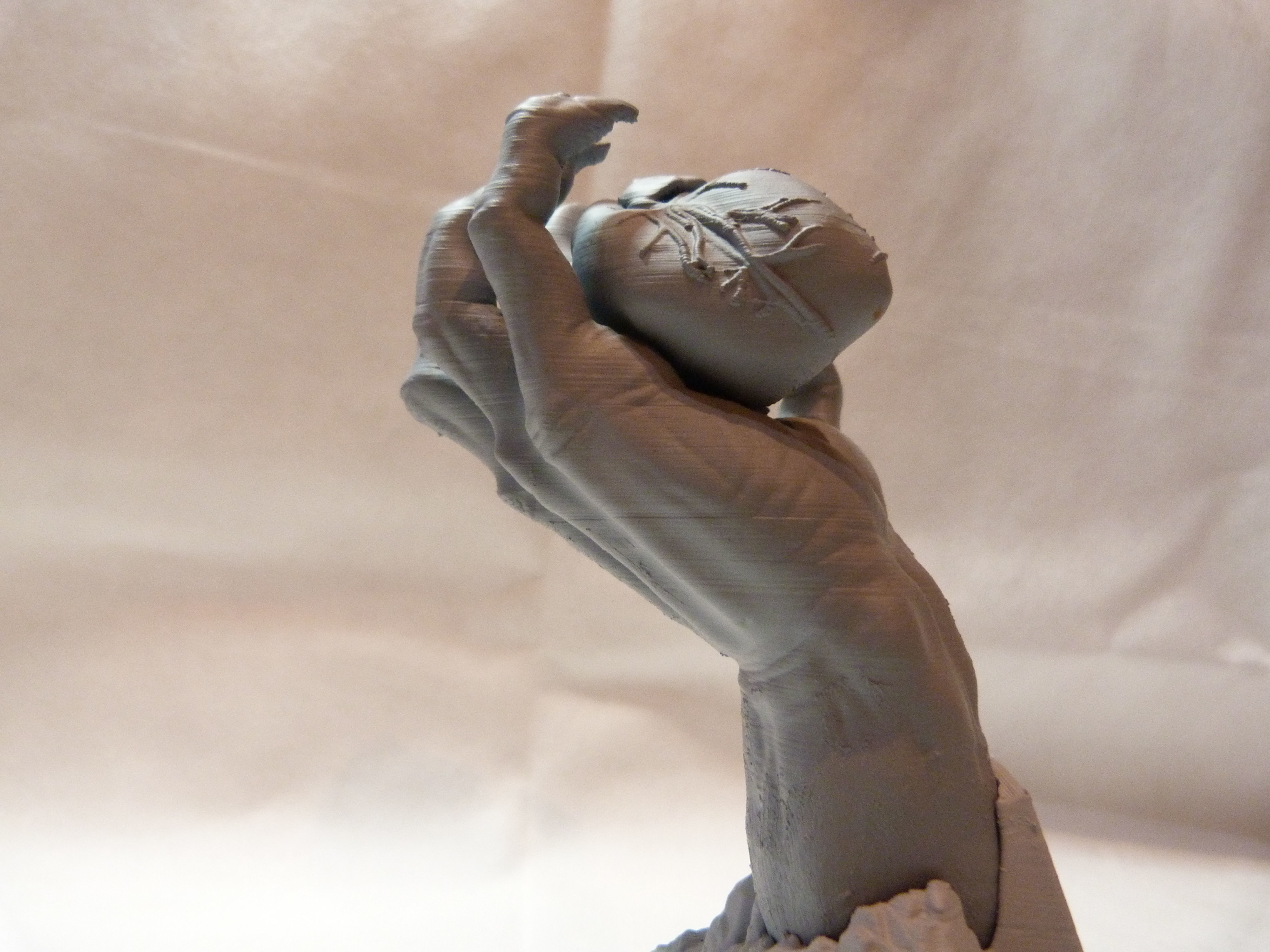 Heart in its claws 3D print model_18