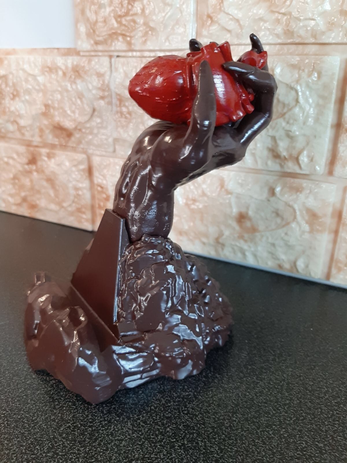 Heart in its claws 3D print model_12