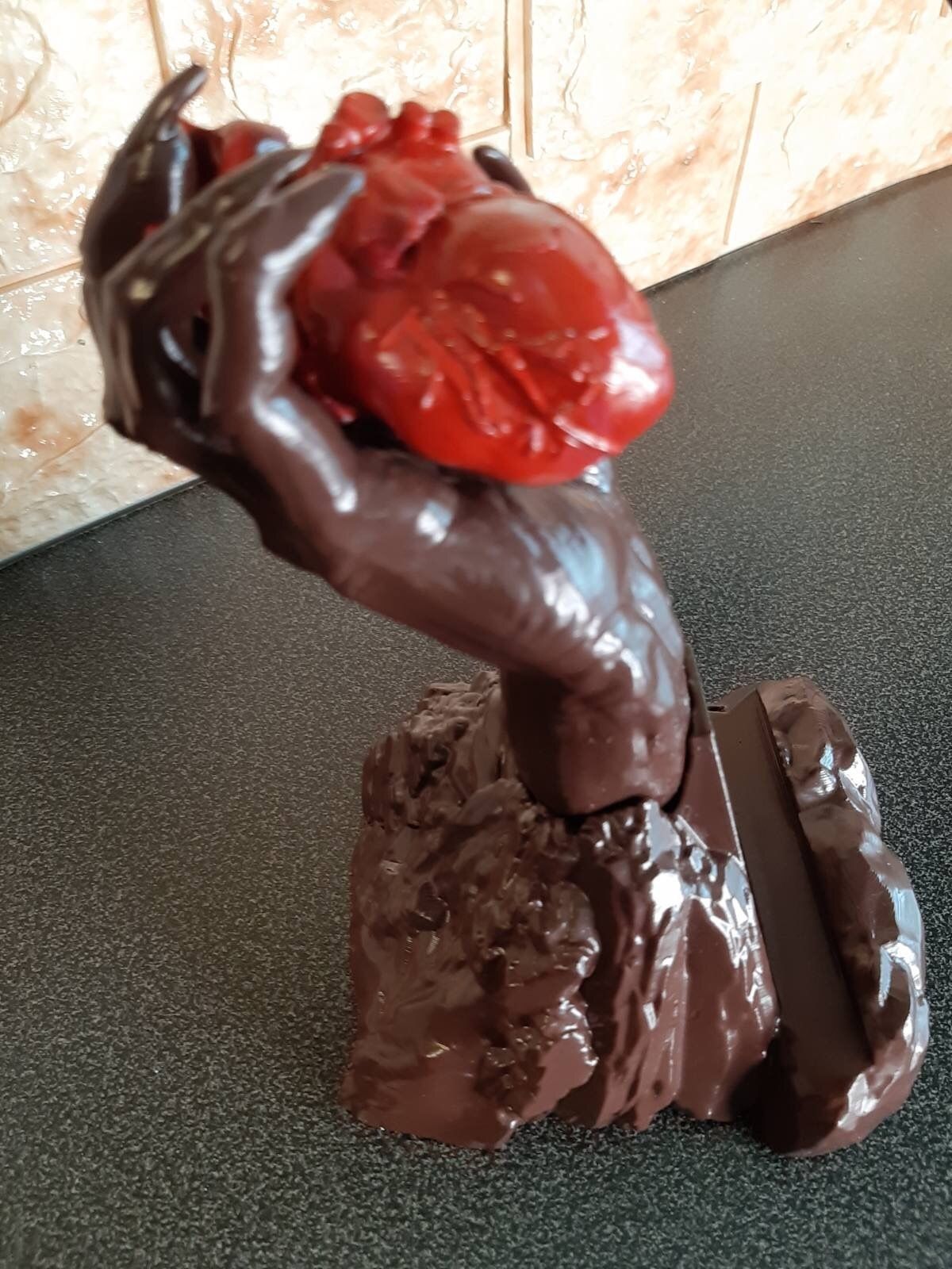 Heart in its claws 3D print model_14