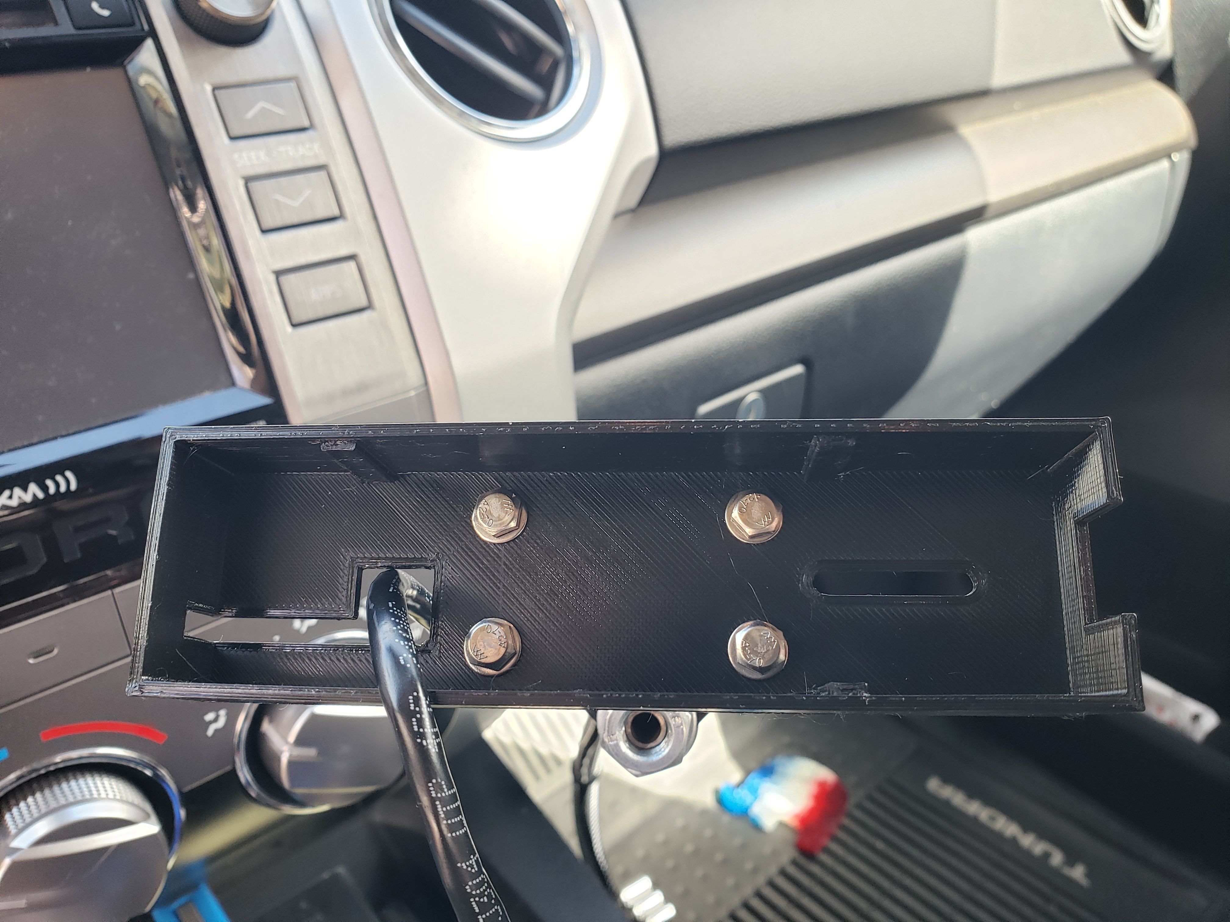 Yaesu FT-7100M Radio Head Mount 3D print model_1