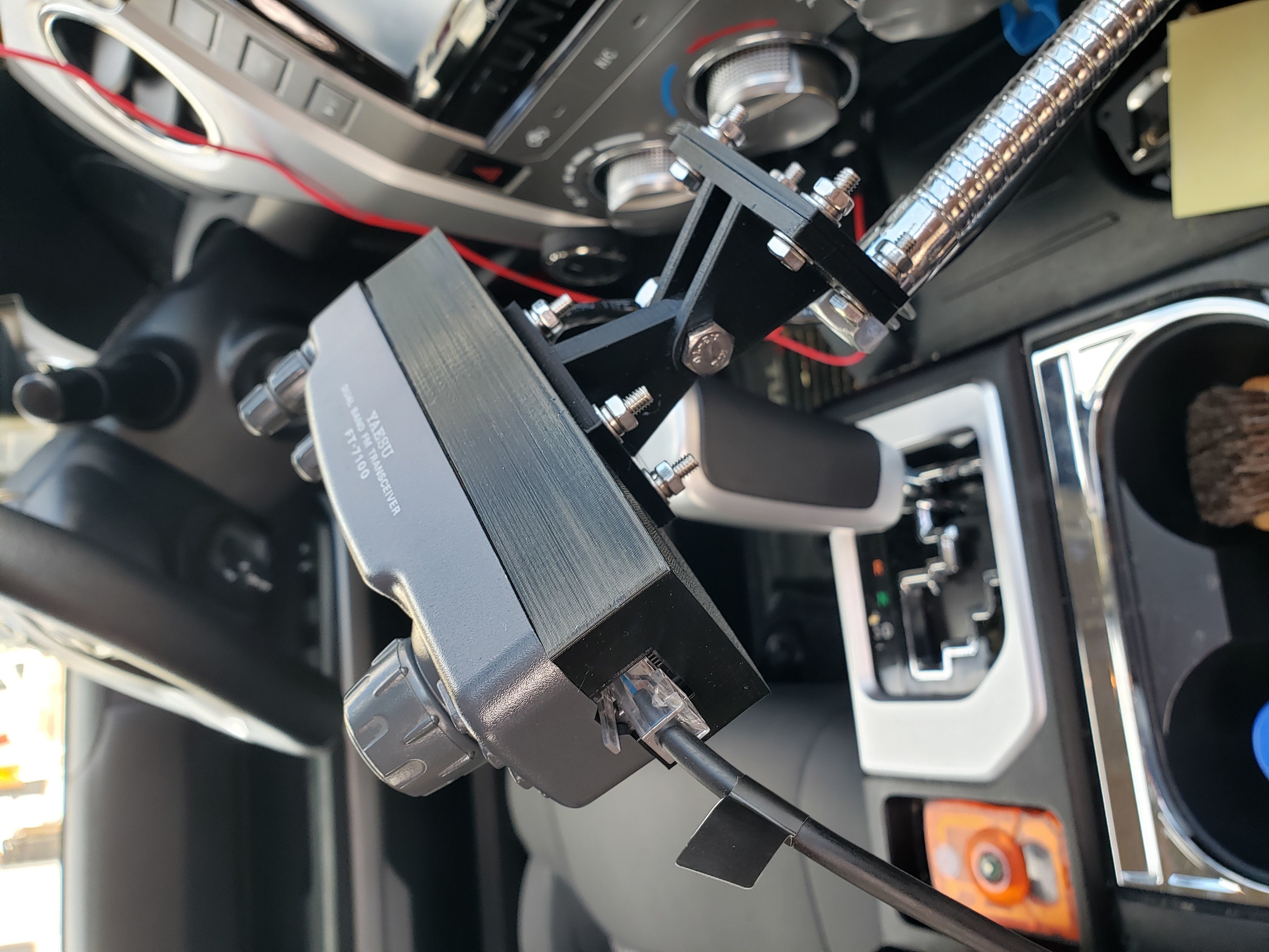 Yaesu FT-7100M Radio Head Mount 3D print model_2