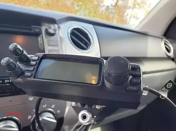 Yaesu FT-7100M Radio Head  Mount 3D print model
