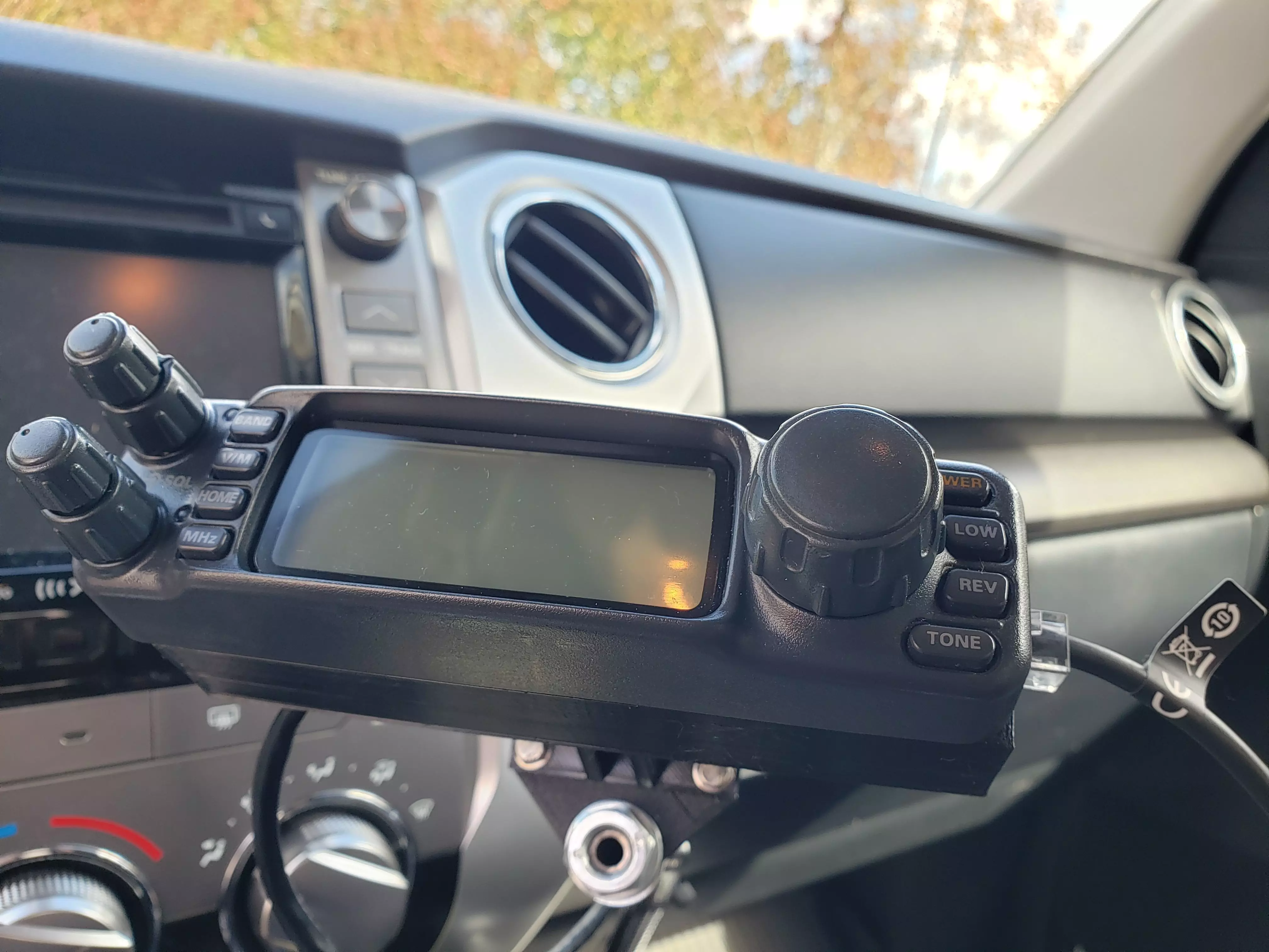 Yaesu FT-7100M Radio Head Mount 3D print model_0