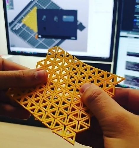 A pattern that expands equaly in all  directions Free 3D print model