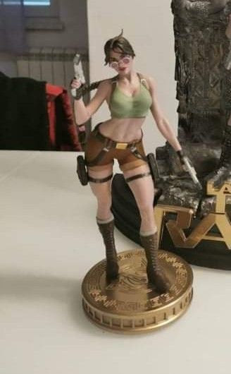 LARA CROFT - TOMB RAIDER  COMICS  Collectible statue 3D print model_11