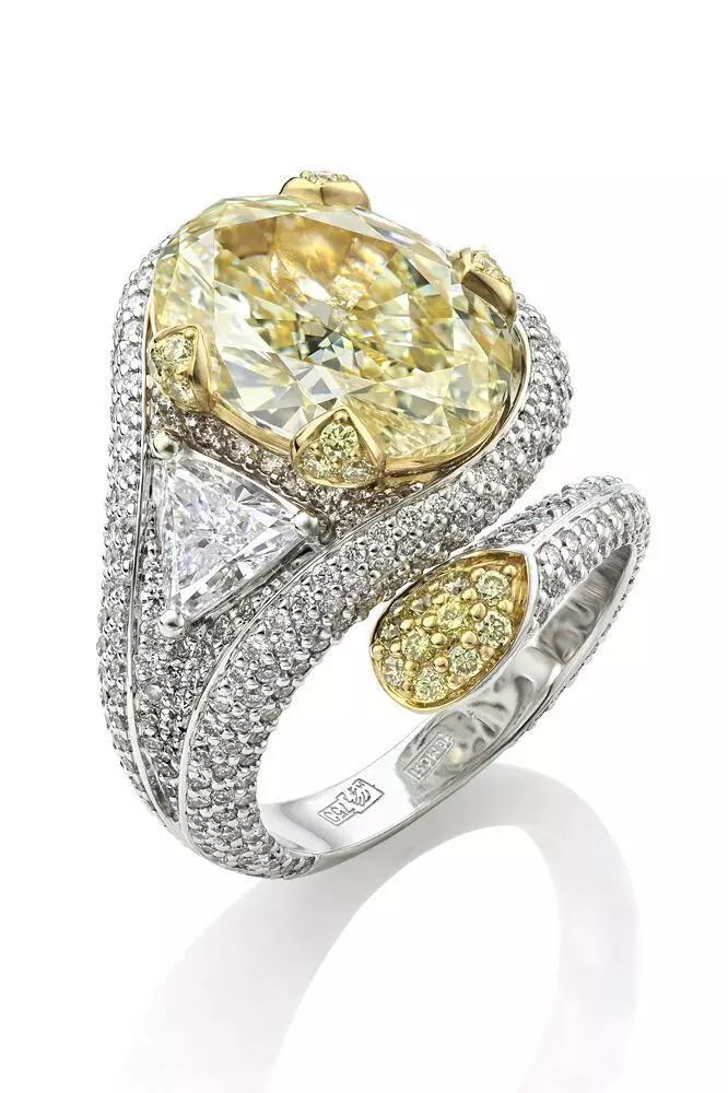 Fashion Ring with big yellow Stone and diamonds 3D print model_0