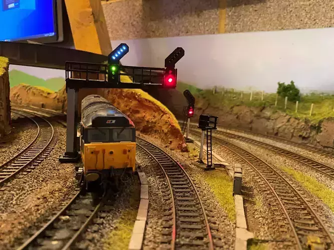 OO Model Railway Modern Signal Gantry with hidden cable holes 3D print model