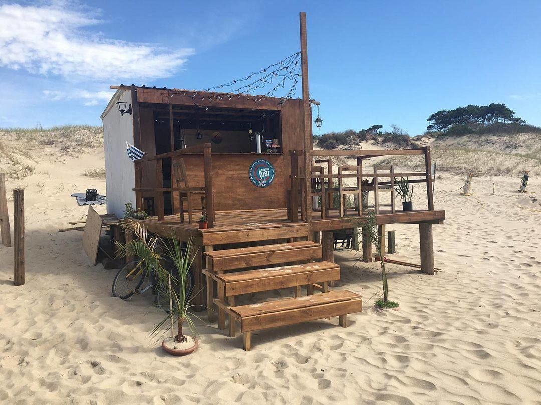 BEACH STOP Low-poly 3D model_12