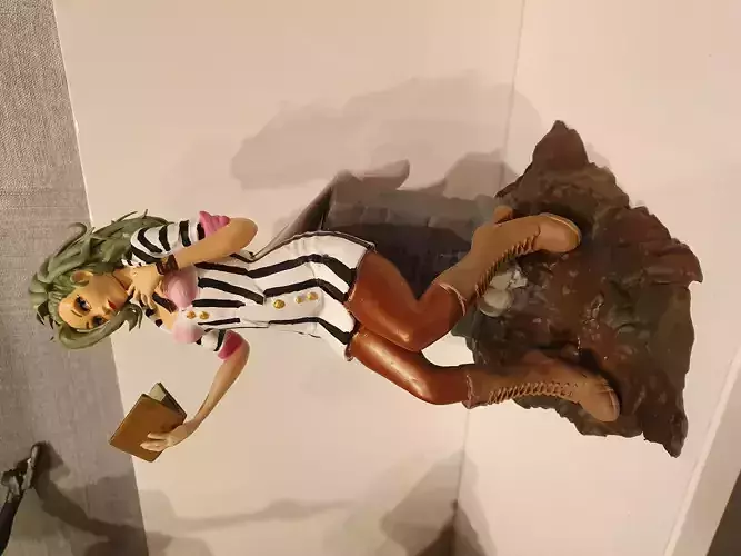 Beetlejuice one piece statue