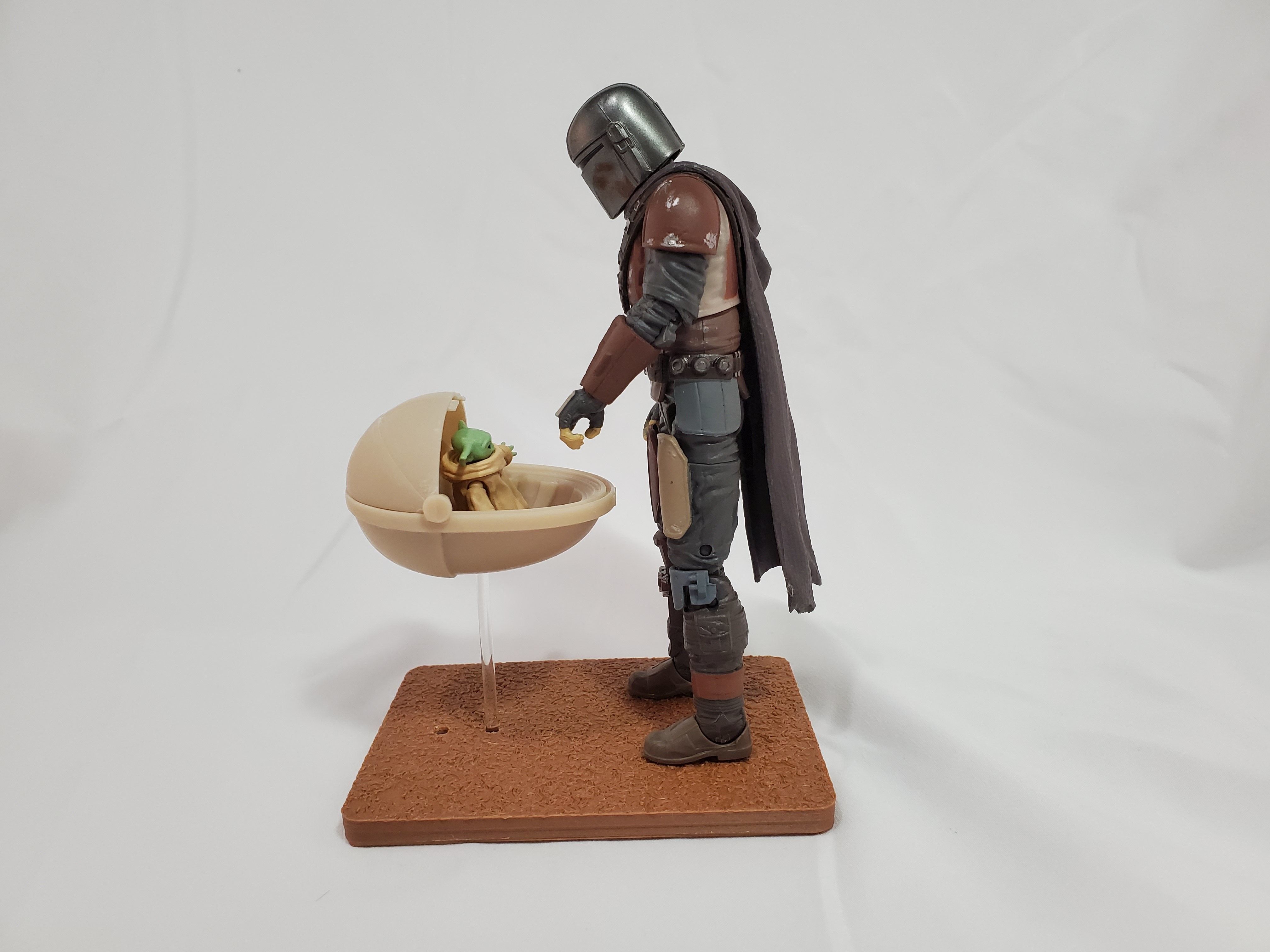 Desktop Mandalorian and The Child Meet Diorama 3d Print File 3D print model_3