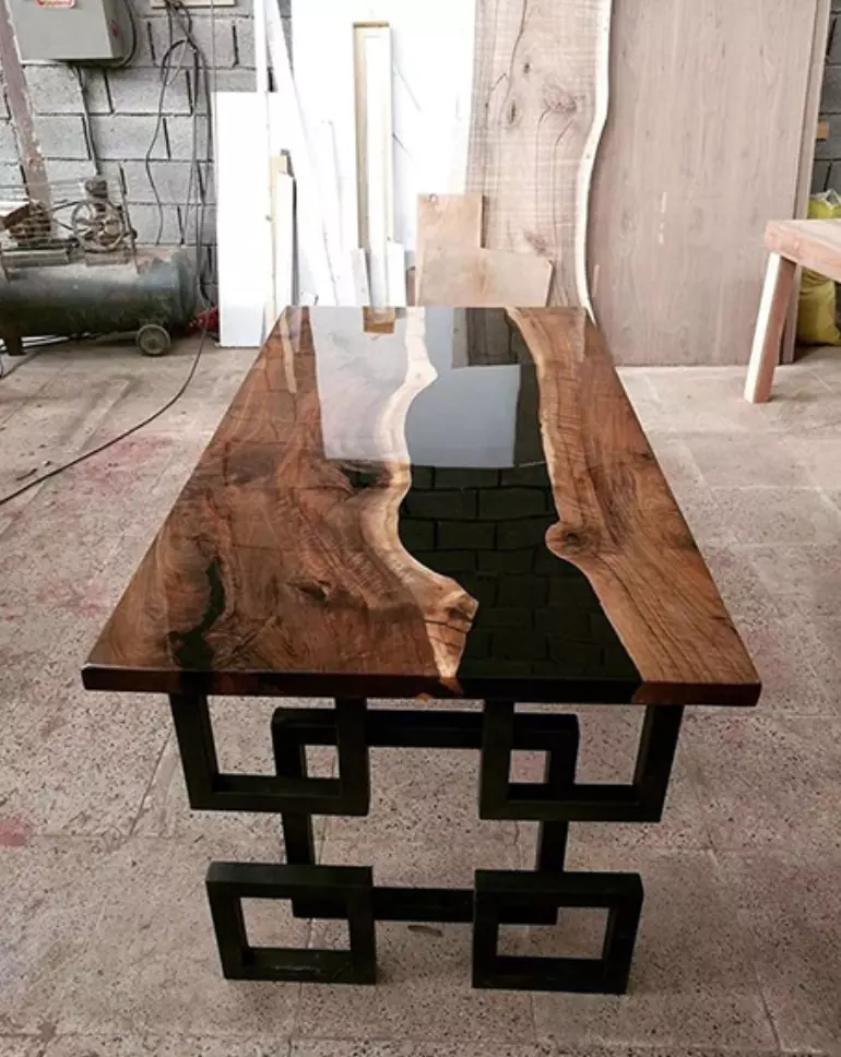 Table coffee made from reclaimed wood Free low-poly 3D model