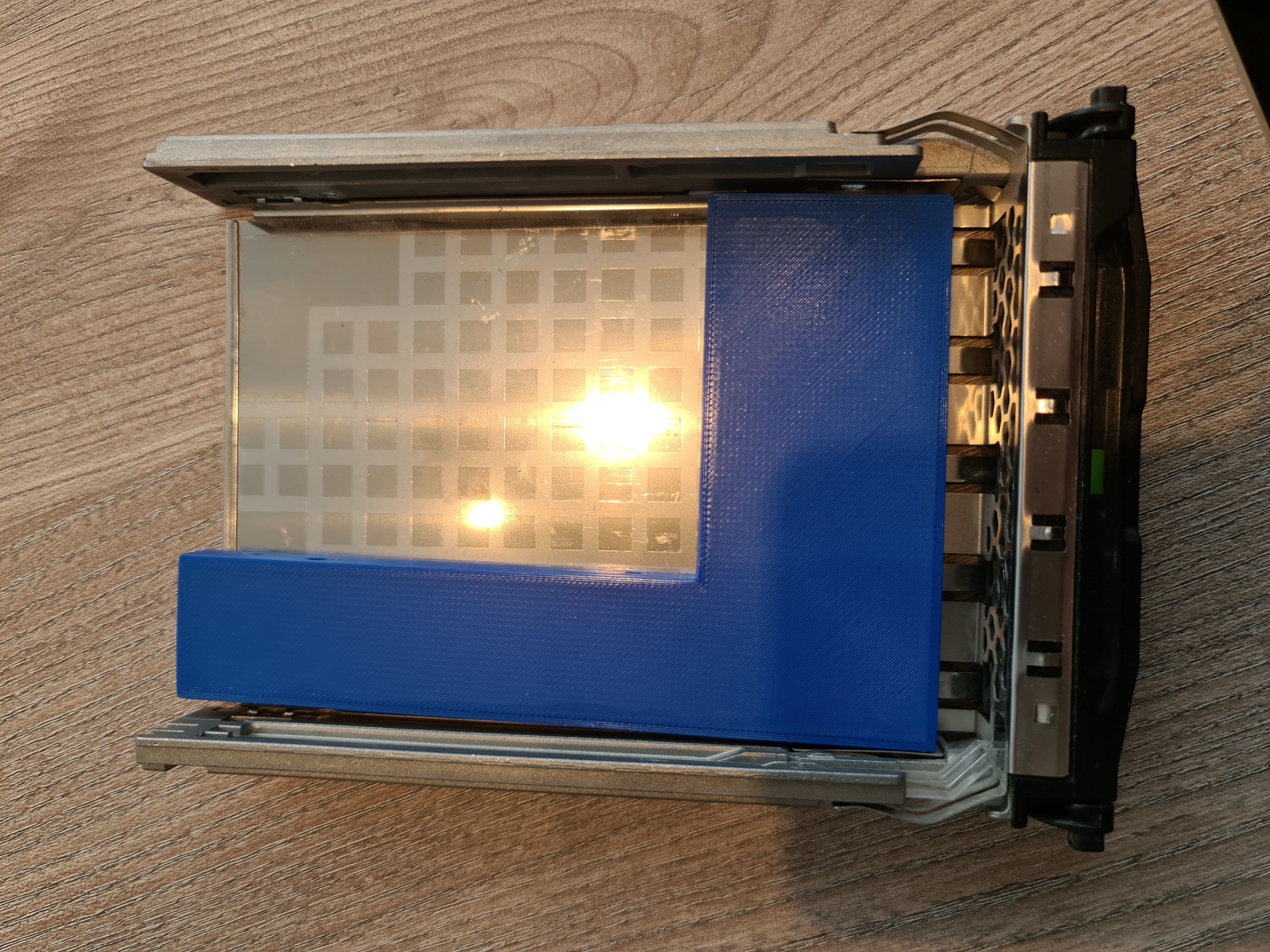 HDD to SSD server caddy tray upgrade adapter 3D print model_2