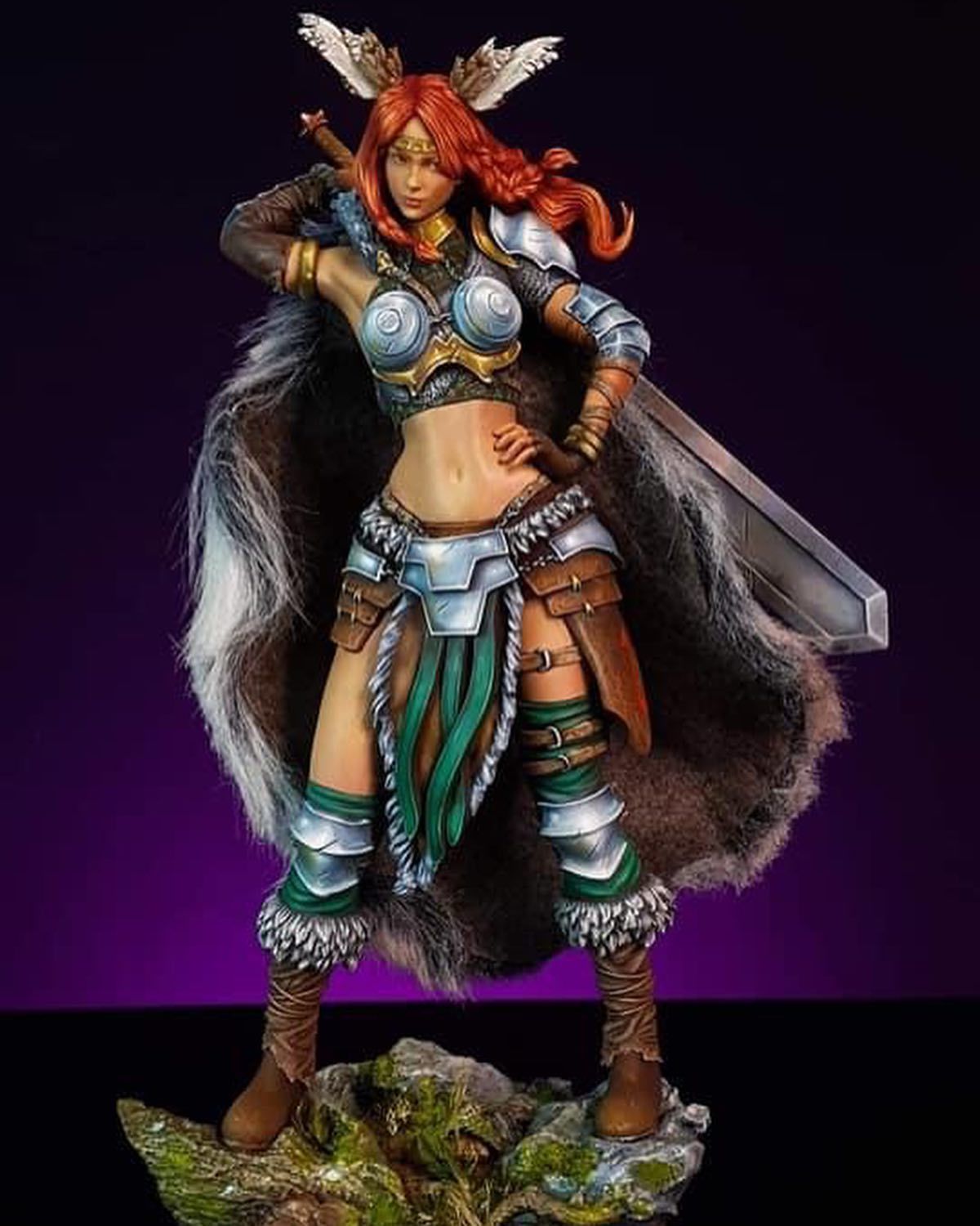 Guerreira statue of woman holding sword 3D print model_1