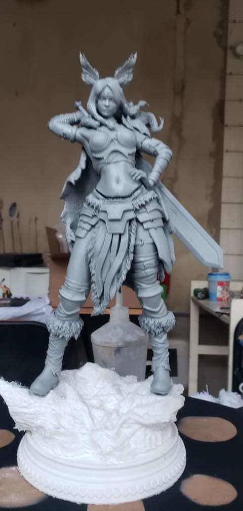 Guerreira statue of woman holding sword 3D print model_2