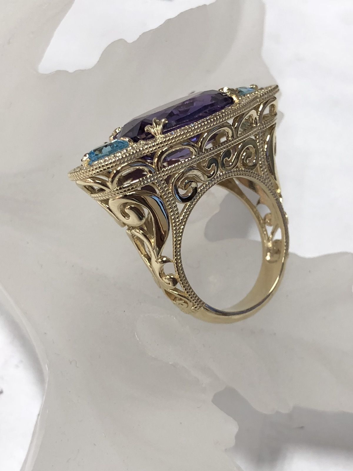 ring for heartshape topazes and cushion  3D print model_1