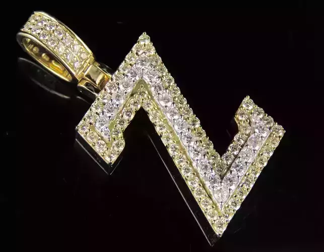 Latter Z letter pendant gold with diamonds
