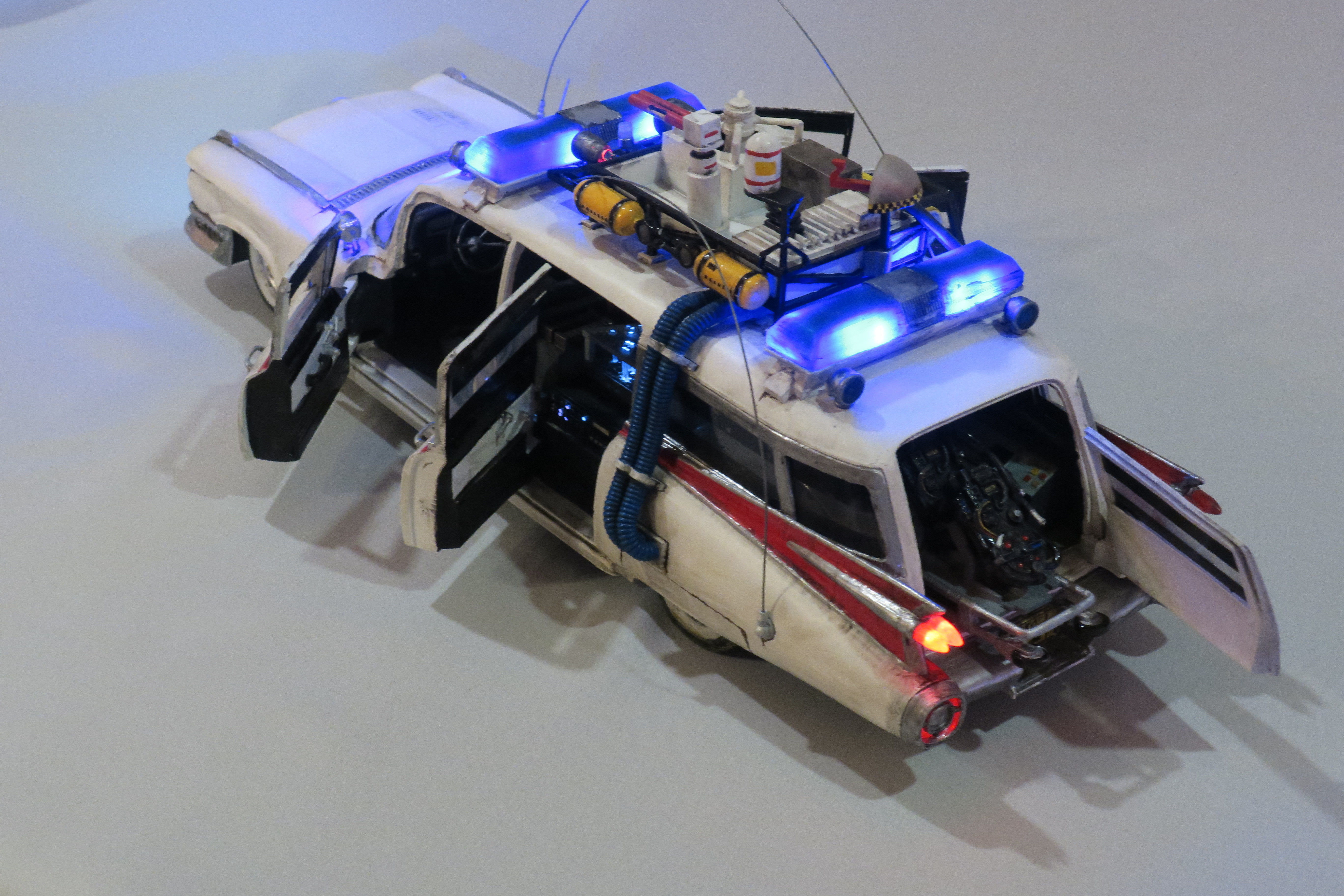 Ecto-1 with lights and sound and a detailed 90 page instruction 3D print model_9