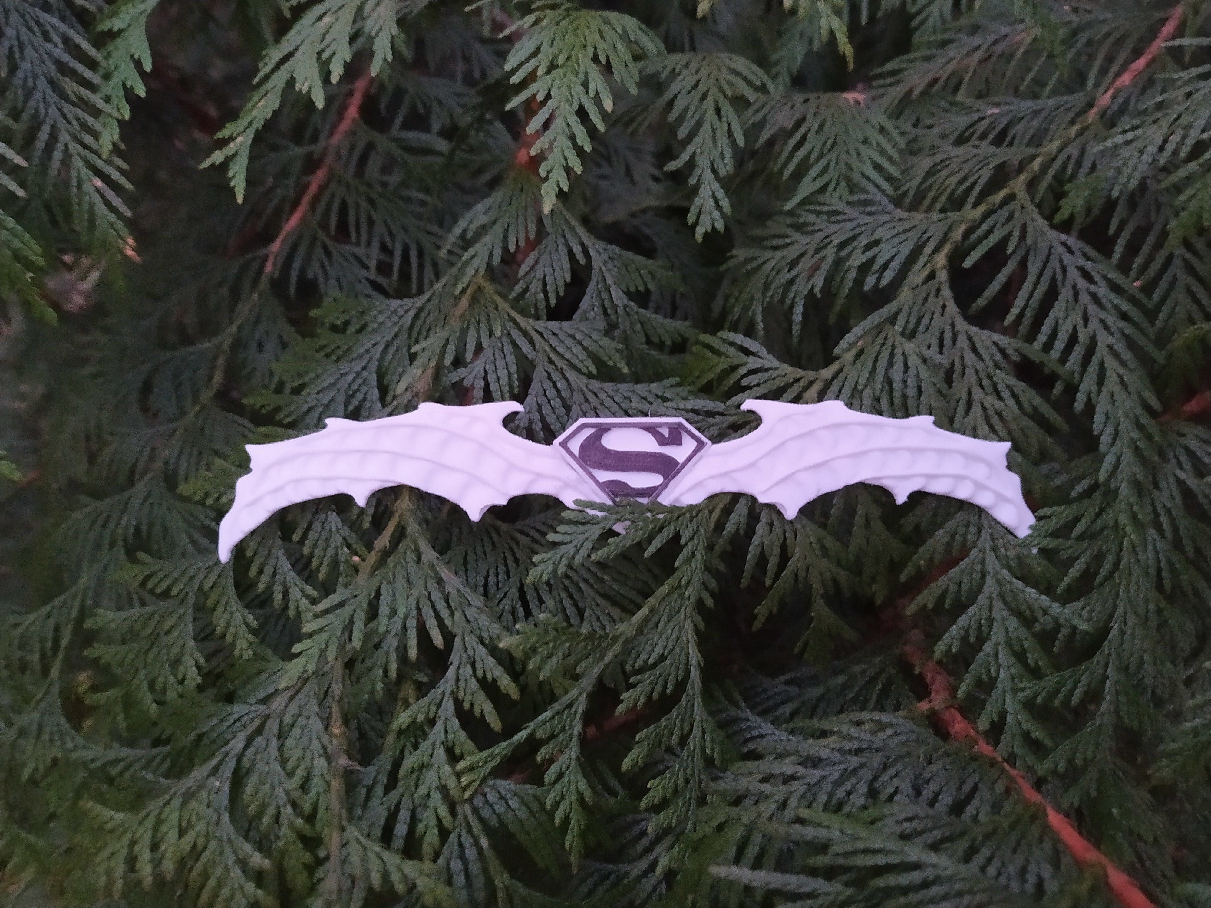 Batman Who Laughs Krypton Batarang 3D print model_2