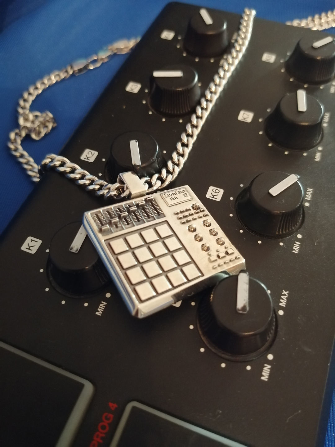 Pendant Akai MPD 3D print model_13