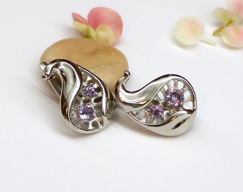 Earrings in the form of fig fruits with small stones 3D print model_2