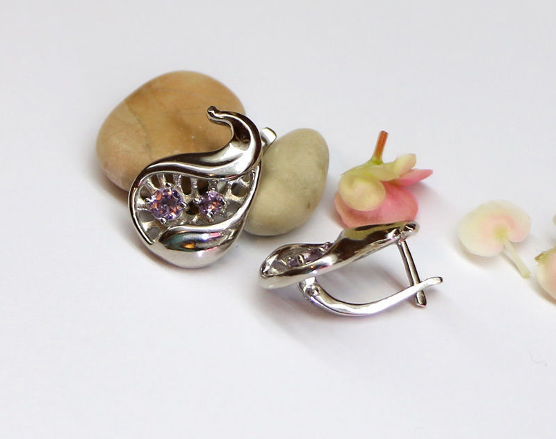 Earrings in the form of fig fruits with small stones 3D print model_3