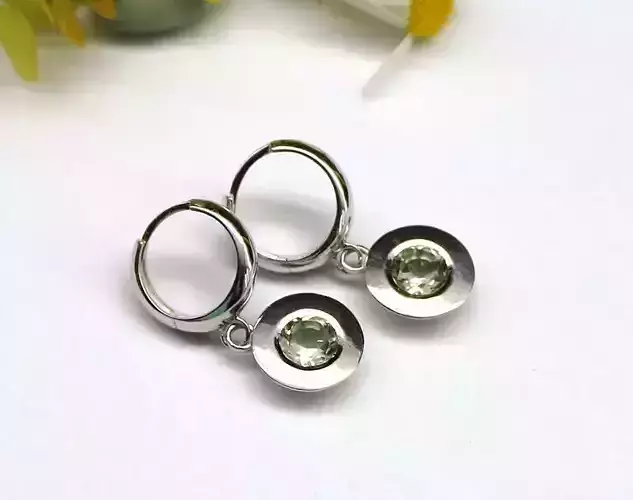 Minimalistic round hoop earrings model