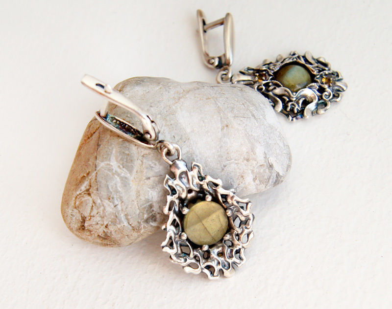 Dangle earrings with complex pattern in fantasy style 3D print model_5