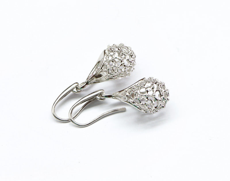 Original dainty earrings model with openwork pattern 3D print model_2