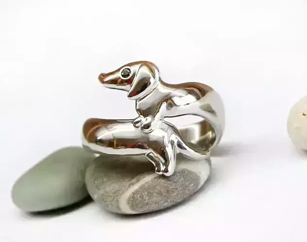 A nice ring for the lovers of dachshunds