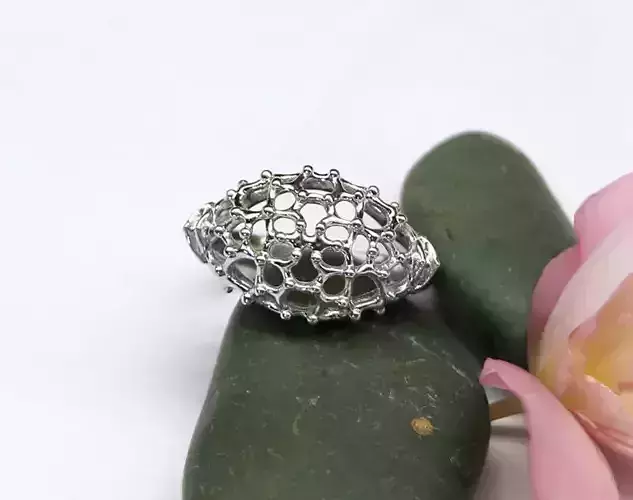 Delicate ring with an openwork pattern - Stl and obj files