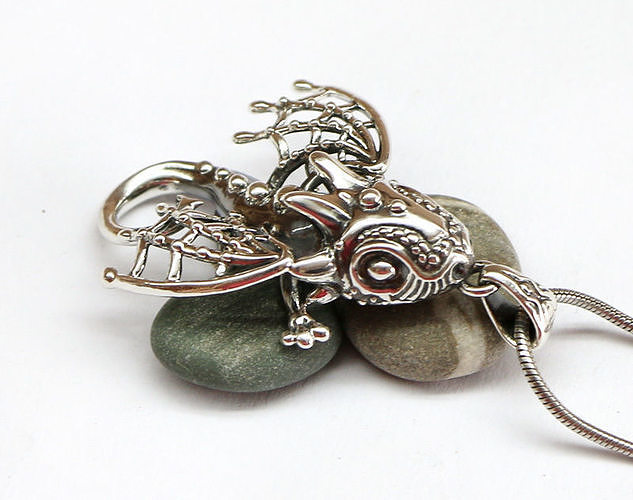 Dragon pendant with wings and pattern for oxidizing 3D print model
