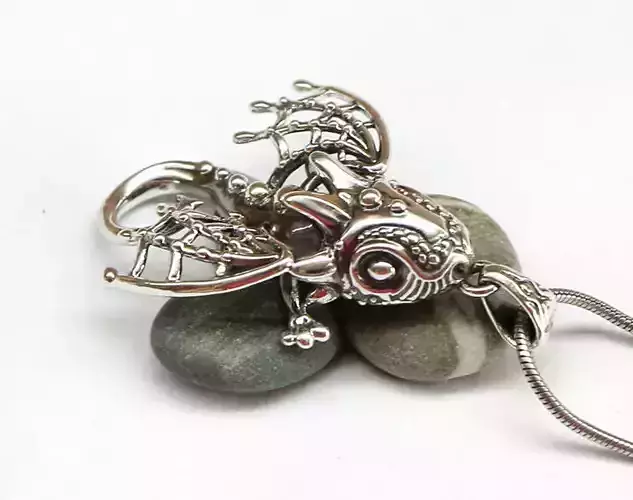Dragon pendant with wings and pattern for oxidizing