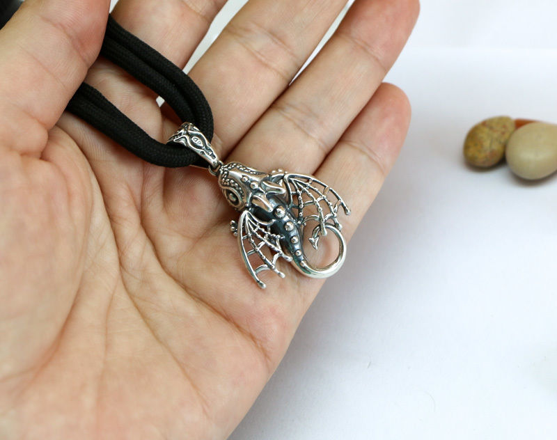 Dragon pendant with wings and pattern for oxidizing 3D print model_2