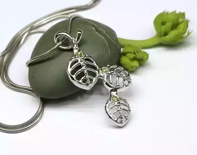 Pendant with leaves - Download and print