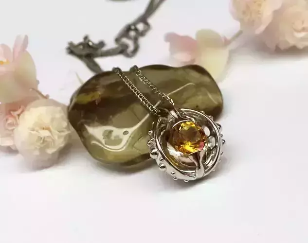 Pendant with a big stone - Original 3D model