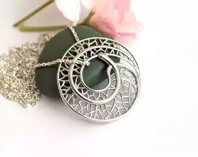 3D jewelry design - Leaf pendant model