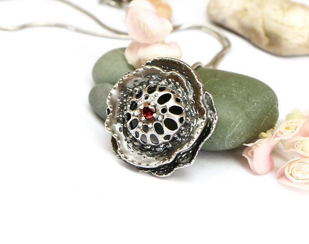 Sculpted jewelry pendant - 3D model for download 3D print model