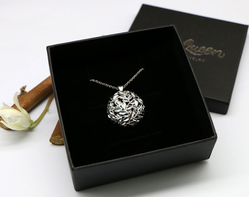 3D model - Round pendant with leaves 3D print model_3