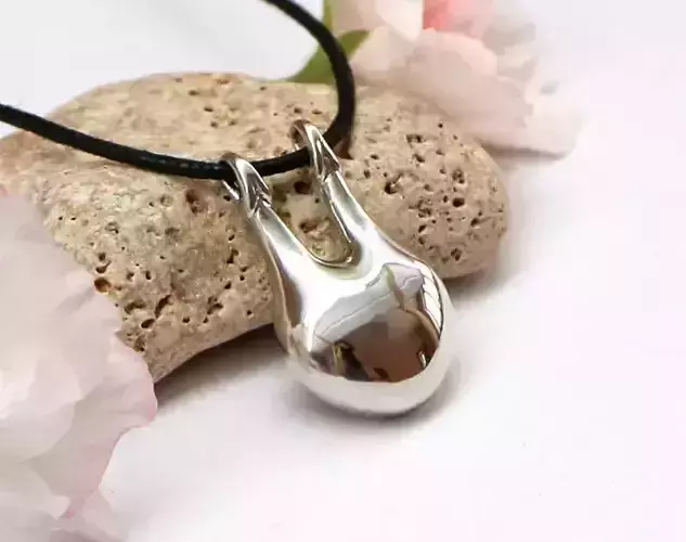 Minimalistic shiny pendant - Model for downloading