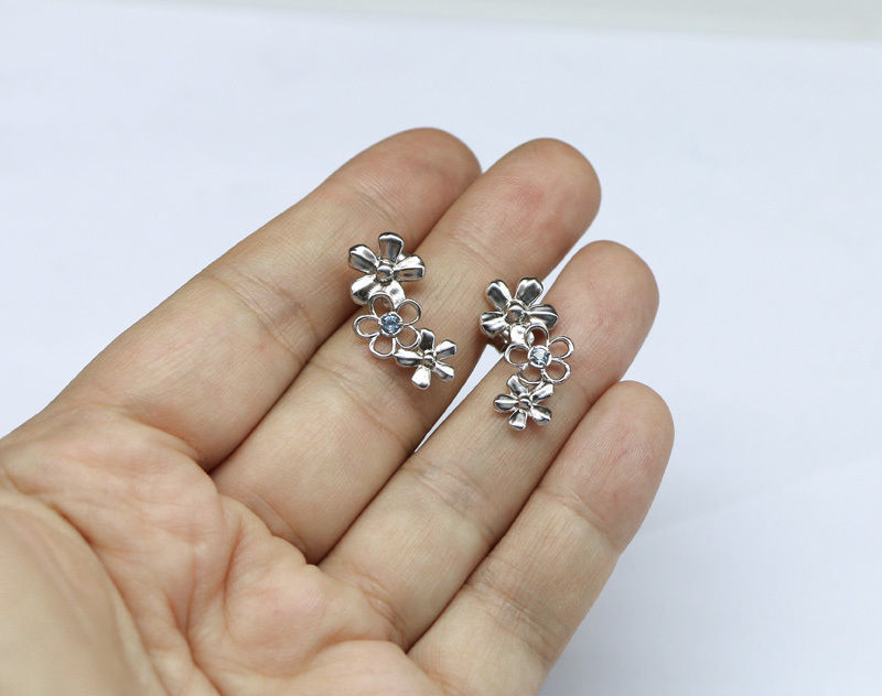 Jewelry pendant and earrings with flowers - stl and obj files 3D print model_4