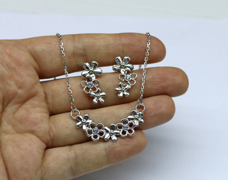 Jewelry pendant and earrings with flowers - stl and obj files 3D print model_2