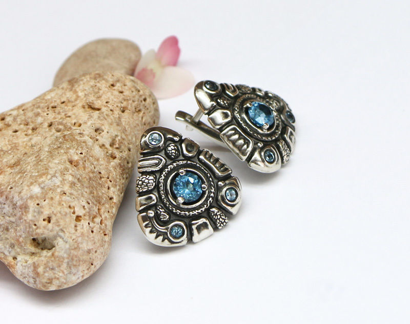 A set of latch-back earrings 3d models with stones for oxidizing 3D print model_10