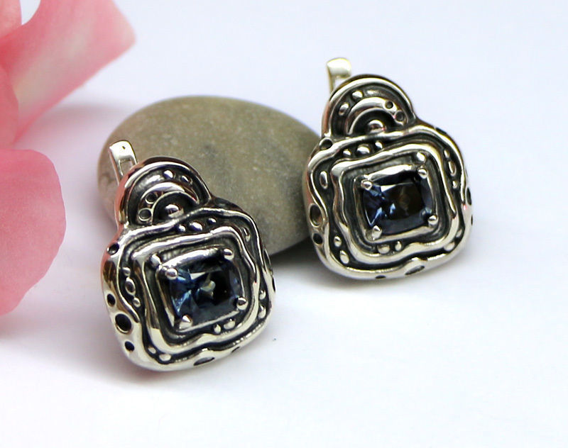 A set of latch-back earrings 3d models with stones for oxidizing 3D print model_14