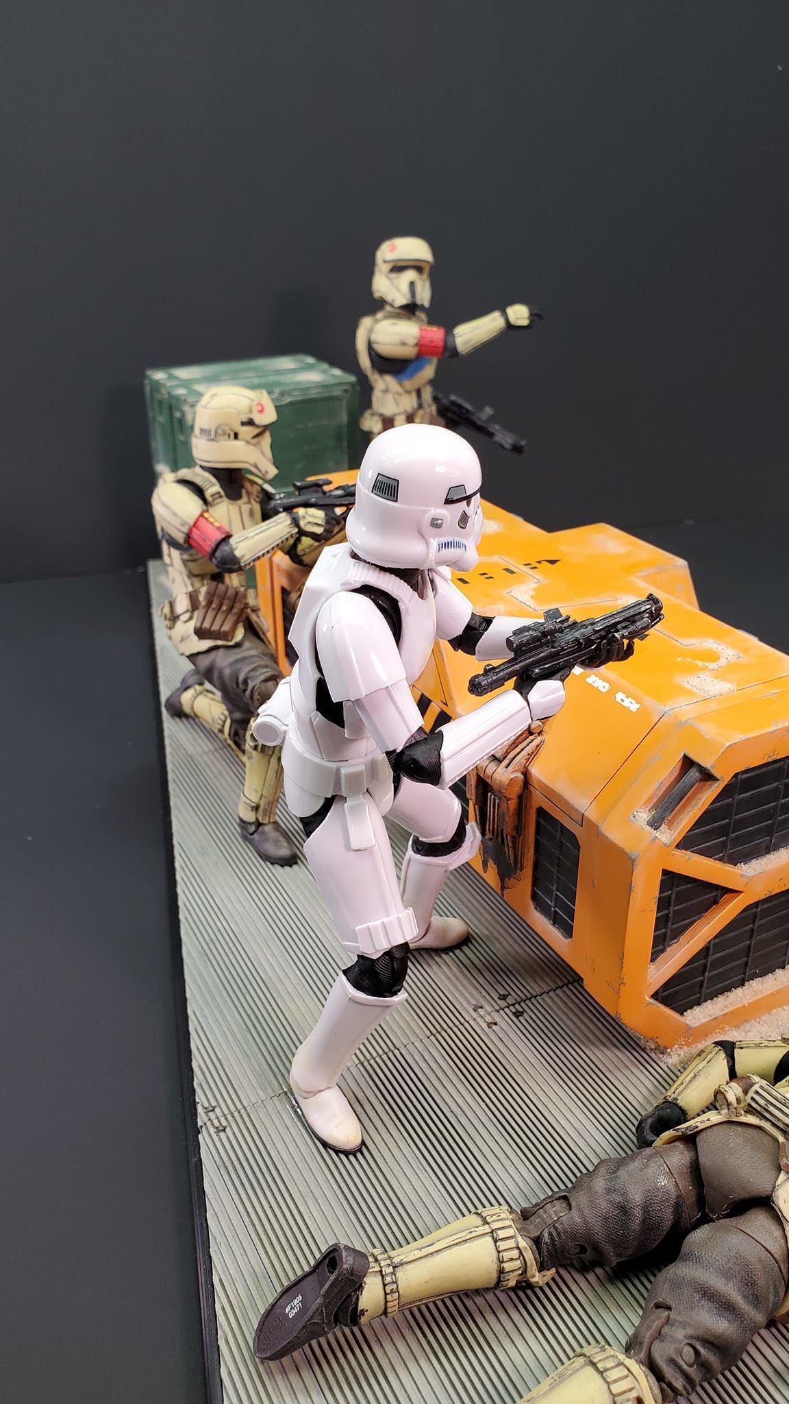 Credit Box 1-6 scale Hottoys  3D print model_40