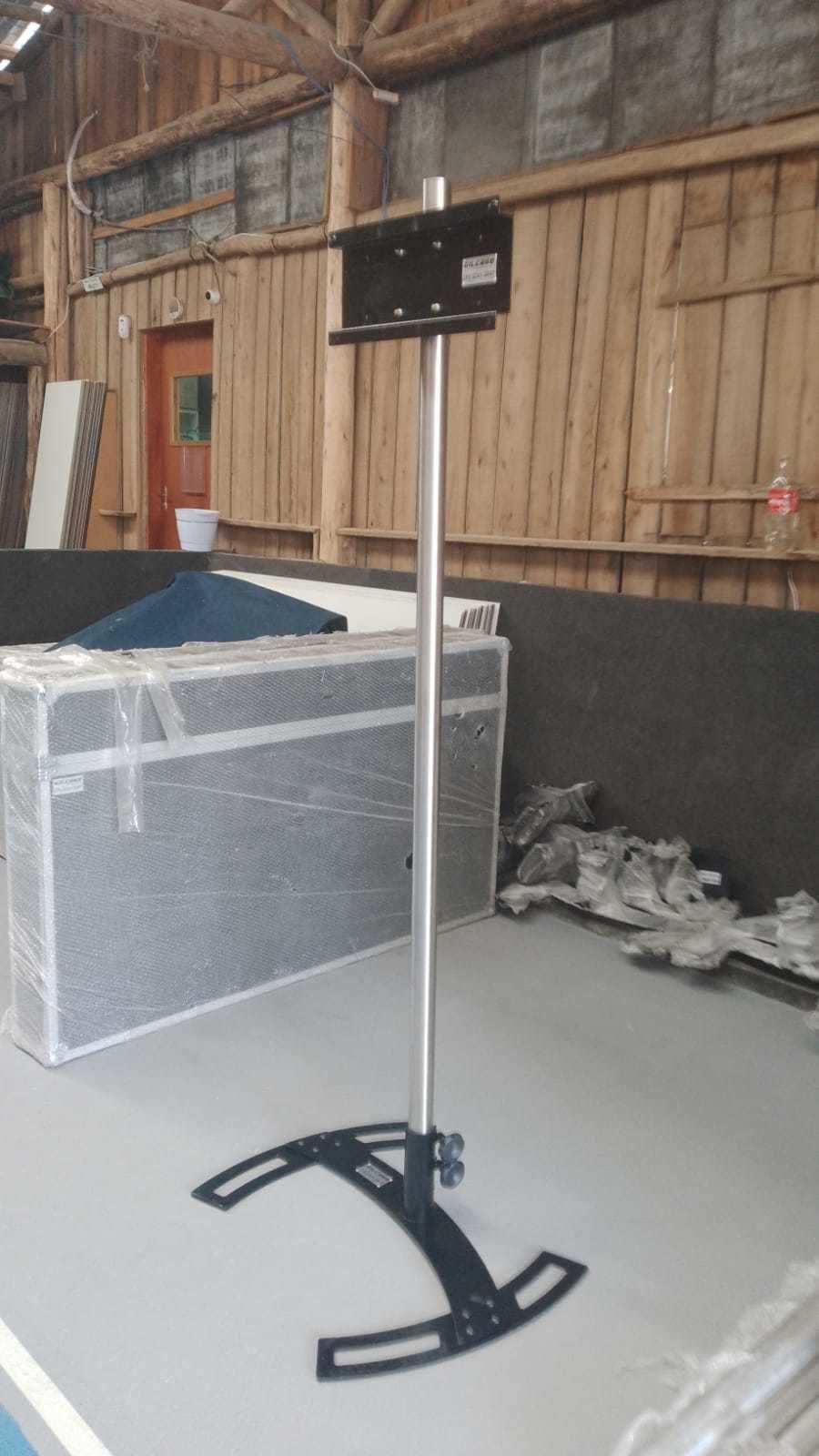 Pedestal para tvs 3D model_3