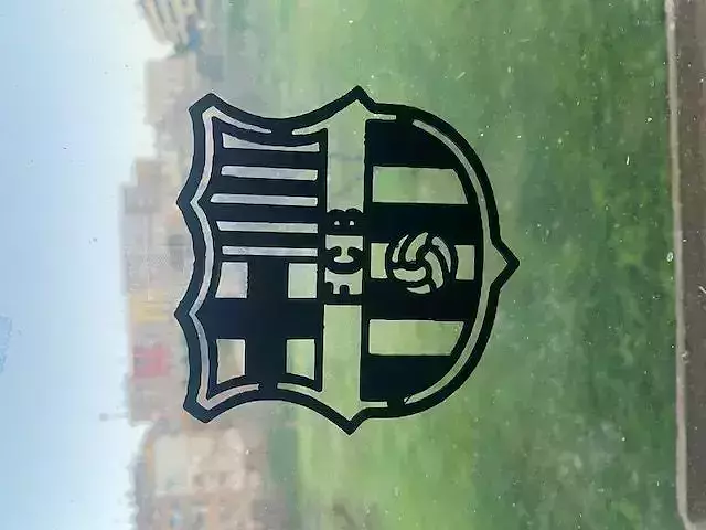 4 escudos futbol