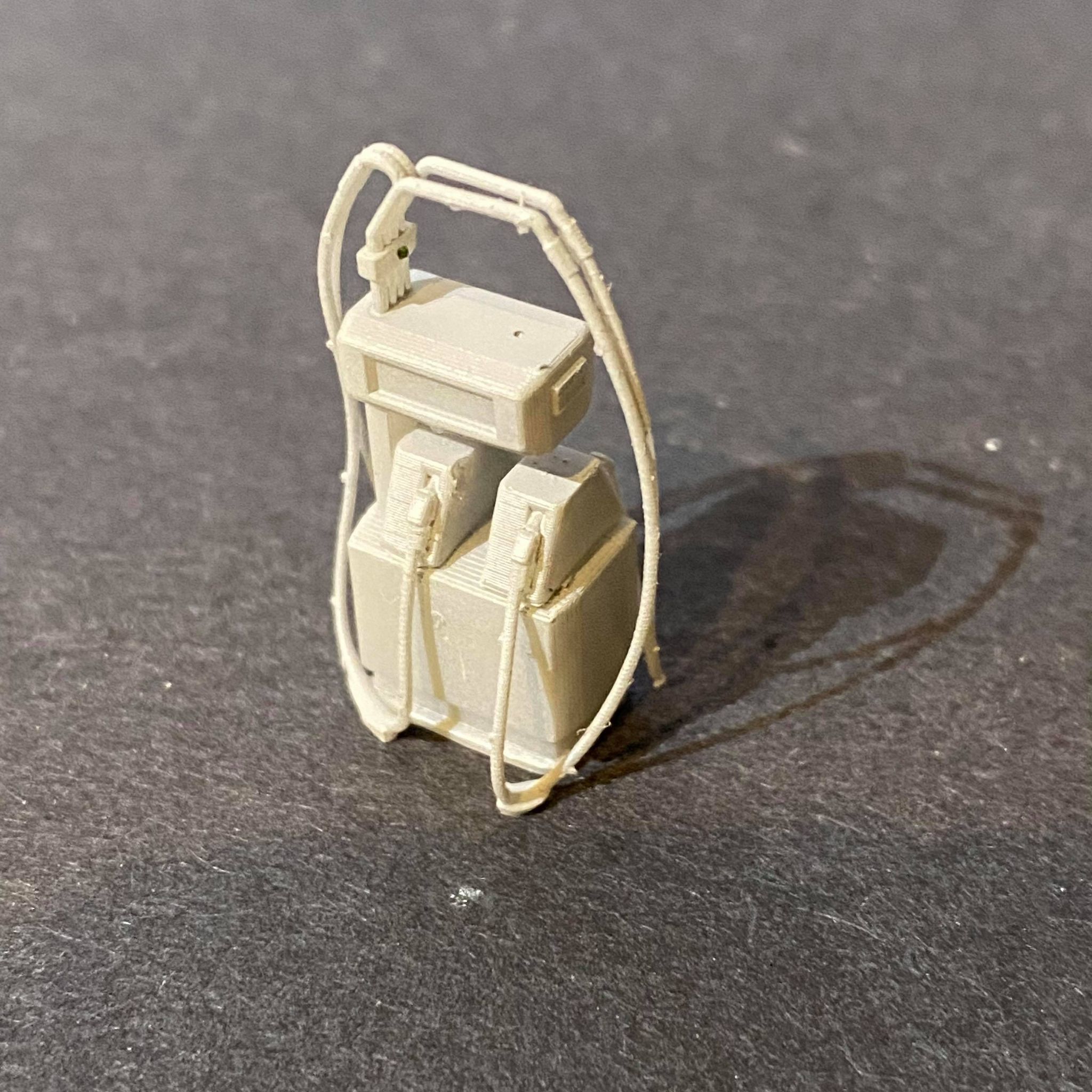 GARAGE FUEL PUMP 4MM SCALE OO HO GAUGE MODEL RAILWAY 3D print model_1
