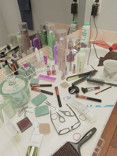 Messy Bathroom 3D model