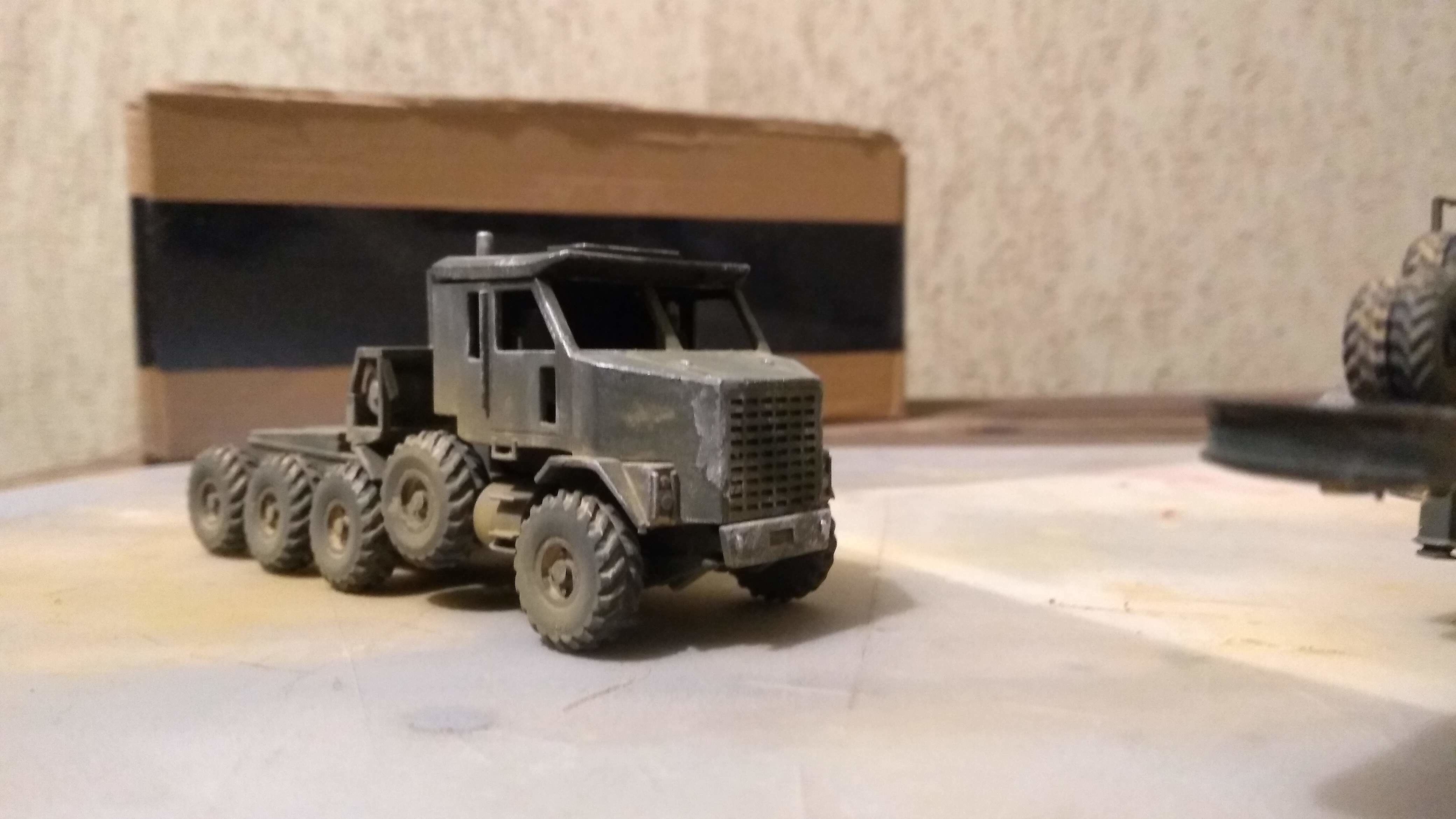 Oshkosh M1070 inspired with trailer 3D print model_1