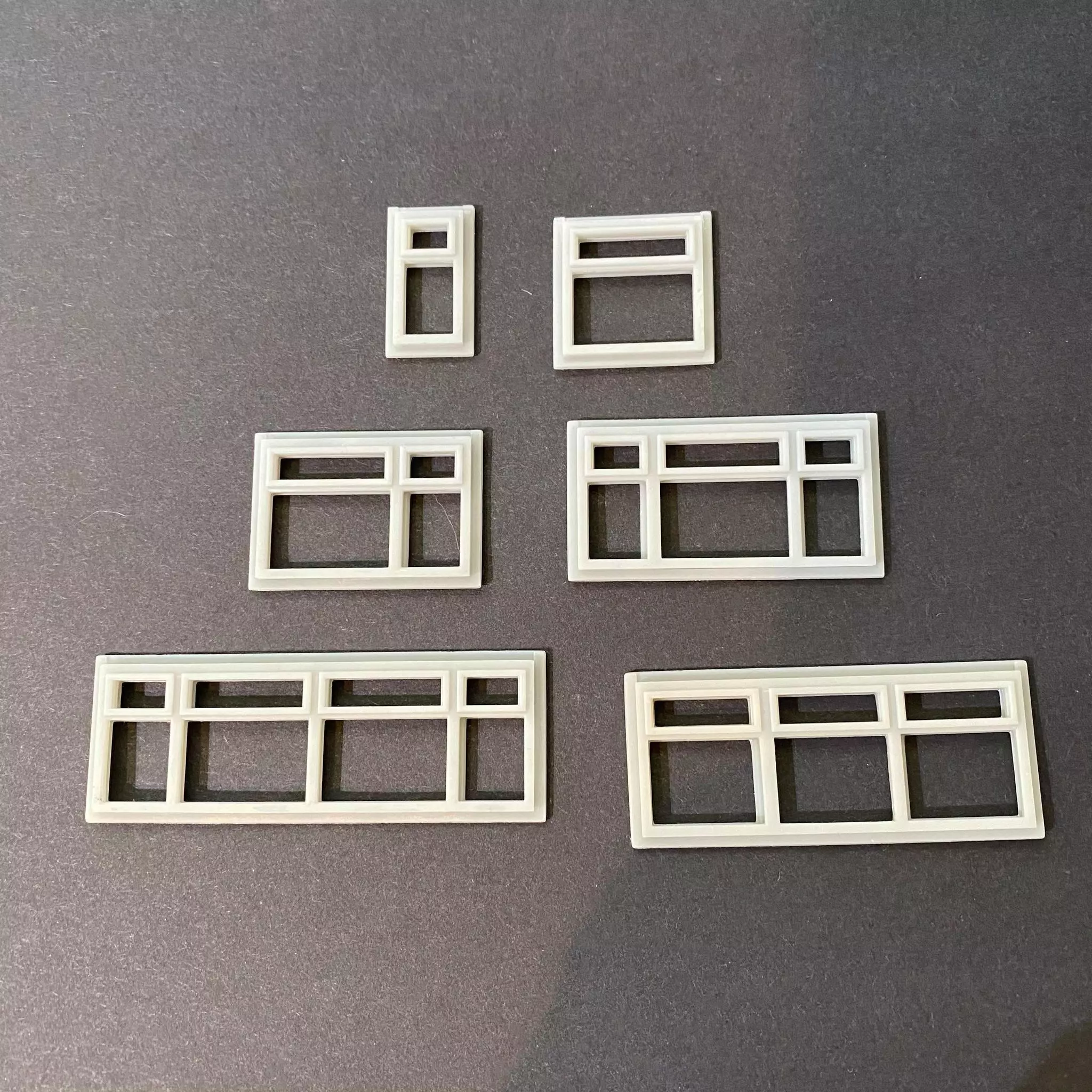 WINDOW FRAMES FOR 7MM SCALE O GAUGE MODEL RAILWAY BUILDING 3D print model_0